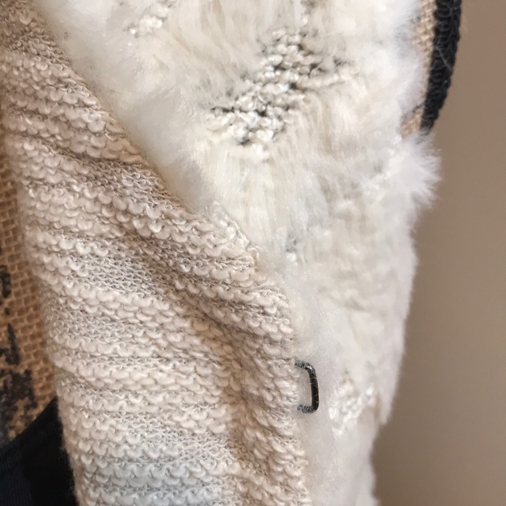 Vest - Picture 3 of 4